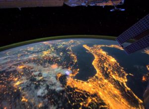 2003 vol. 3 起初神创造